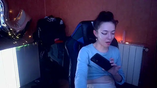 Lia Y PatrickX online show from 12.23.24