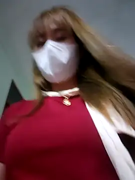 Snapshot of zizi_public chatting on 02.15.25 zizi public online show from 02.15.25