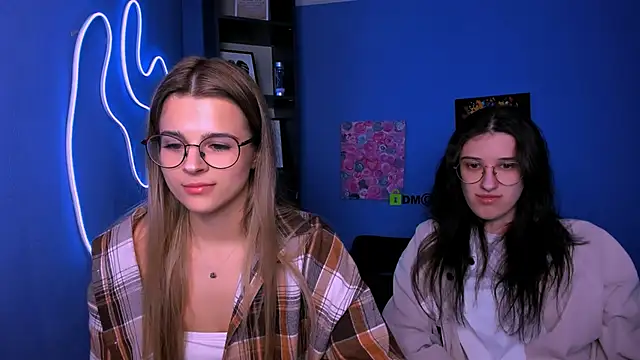 Snapshot of scarlet_mooore chatting on 03.26.26 scarlet mooore online show from 03.26.26