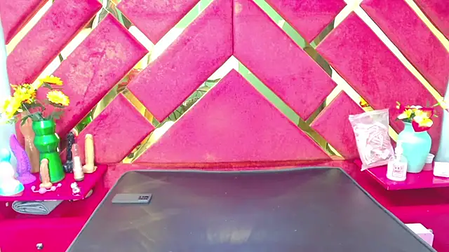 Snapshot of Sweet_Annyy chatting on 09.20.25 Sweet Annyy online show from 09.20.25