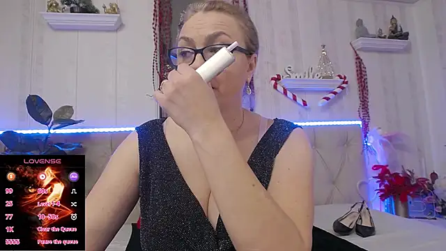 Snapshot of LadyJeen chatting on 12.02.25 LadyJeen online show from 12.02.25