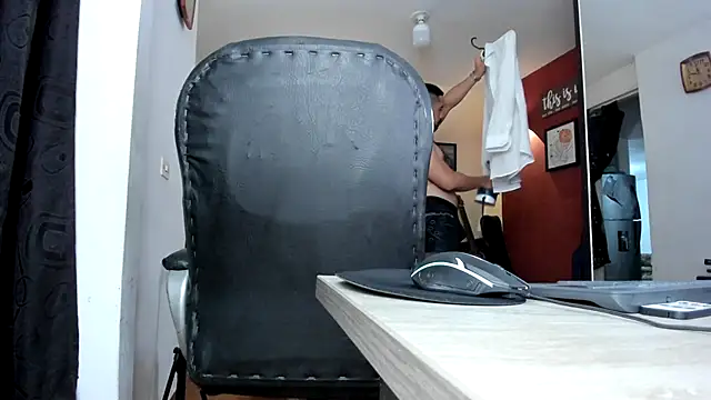 Snapshot of thesexlawyer1 chatting on 05.05.26 thesexlawyer1 online show from 05.05.26