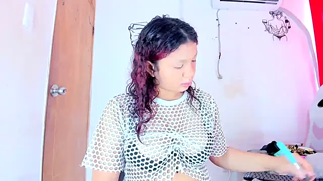 Emily Coper18 online show from 03.06.26