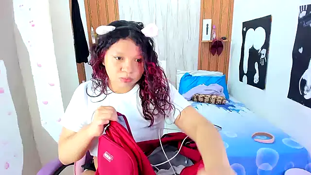 Emily Coper18 online show from 07.17.26