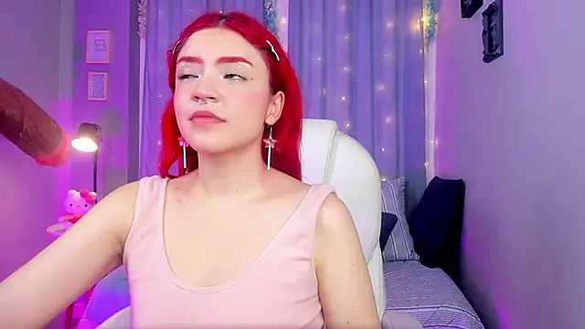 Snapshot of Tiny__Emmy chatting on 12.04.24 Tiny Emmy online show from 12.04.24