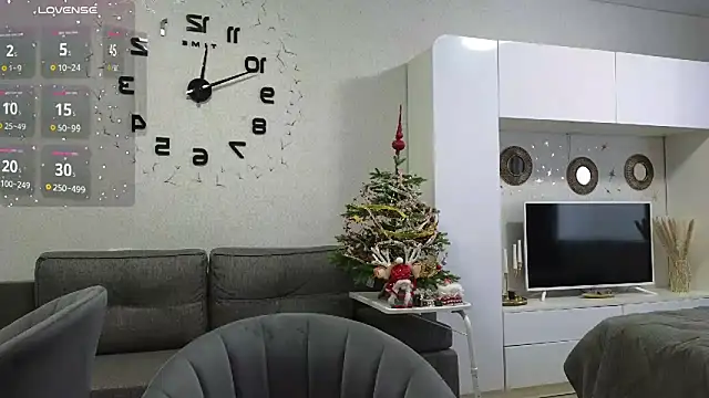 Snapshot of me_lissa_sun13 chatting on 12.10.24 me lissa sun13 online show from 12.10.24