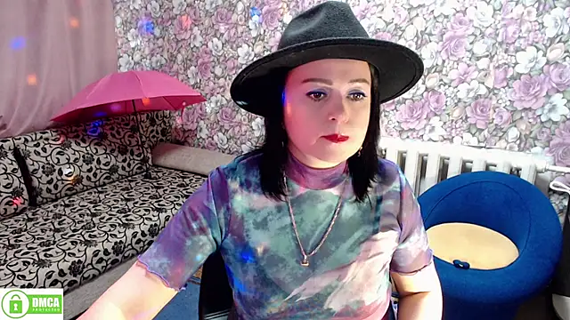 Snapshot of Julia-ru chatting on 12.17.24 Julia-ru online show from 12.17.24