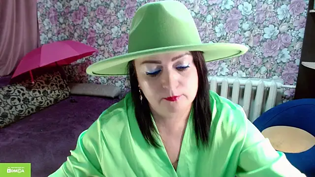 Snapshot of Julia-ru chatting on 11.13.25 Julia-ru online show from 11.13.25