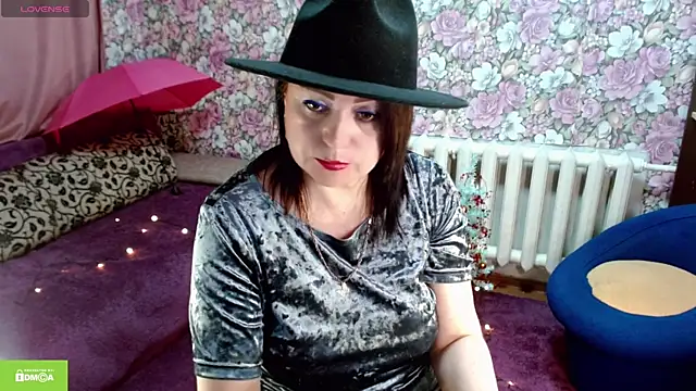 Snapshot of Julia-ru chatting on 11.25.25 Julia-ru online show from 11.25.25