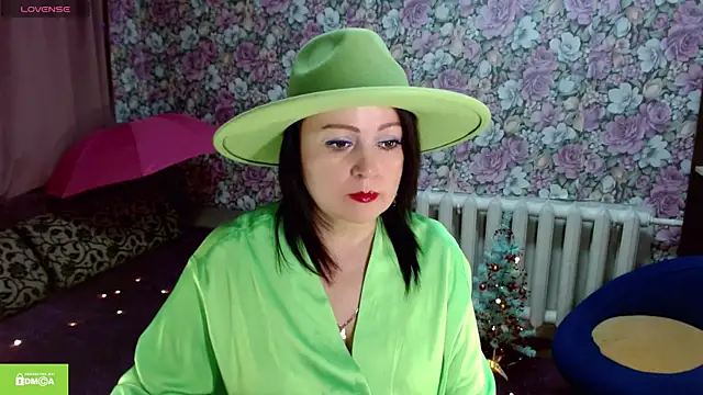 Snapshot of Julia-ru chatting on 11.29.25 Julia-ru online show from 11.29.25