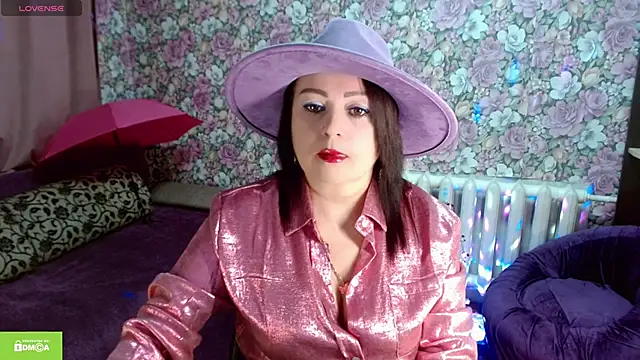 Snapshot of Julia-ru chatting on 12.16.25 Julia-ru online show from 12.16.25