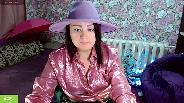 Snapshot of Julia-ru chatting on 12.22.25 Julia-ru online show from 12.22.25