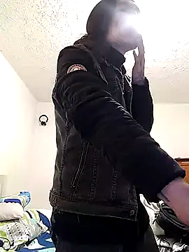 Snapshot of camilo28casas chatting on 03.20.26 camilo28casas online show from 03.20.26