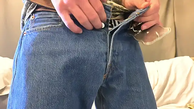 Snapshot of joeiandola chatting on 10.26.25 joeiandola online show from 10.26.25