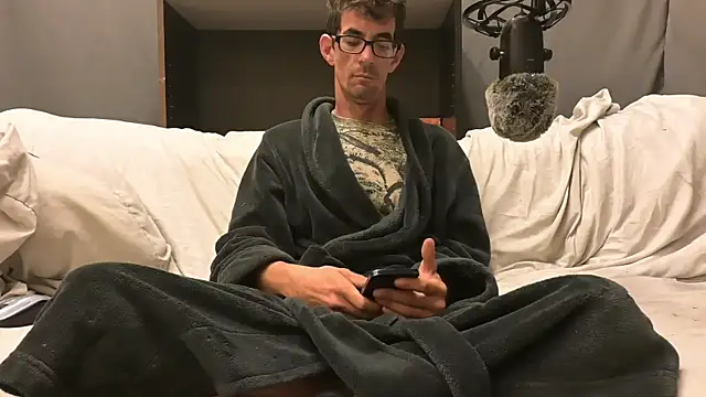 Snapshot of joeiandola chatting on 11.14.25 joeiandola online show from 11.14.25