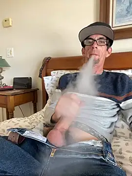 Snapshot of joeiandola chatting on 11.24.25 joeiandola online show from 11.24.25