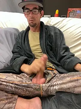 Snapshot of joeiandola chatting on 11.29.25 joeiandola online show from 11.29.25