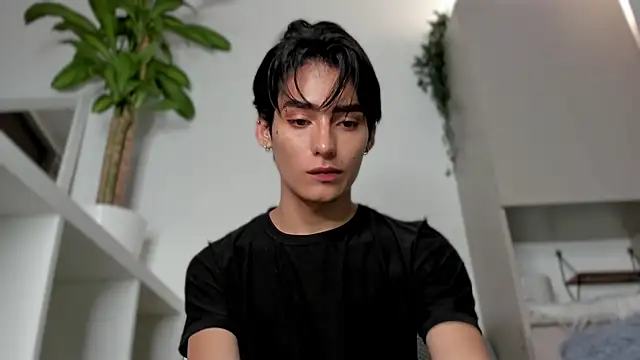 sebas rose online show from 02.04.25