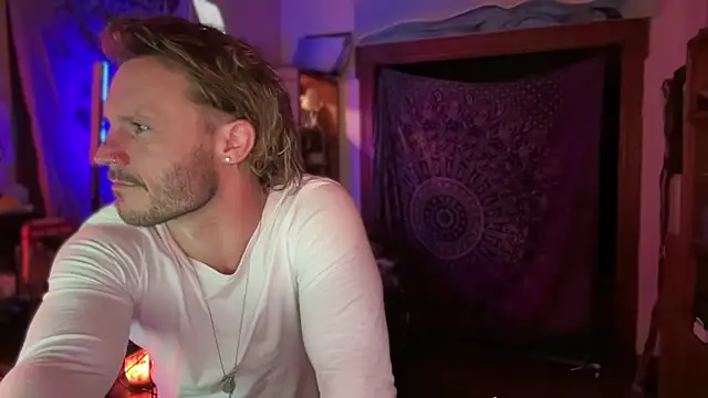 Snapshot of CowboyZuhly chatting on 01.09.26 CowboyZuhly online show from 01.09.26