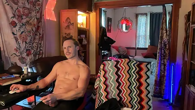 Snapshot of CowboyZuhly chatting on 01.18.26 CowboyZuhly online show from 01.18.26