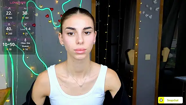 Snapshot of EmmyGreans chatting on 09.19.25 EmmyGreans online show from 09.19.25