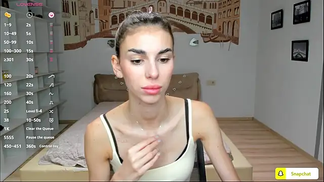 Snapshot of EmmyGreans chatting on 10.10.25 EmmyGreans online show from 10.10.25