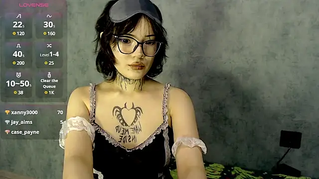 Snapshot of LizzieLight chatting on 12.10.24 LizzieLight online show from 12.10.24