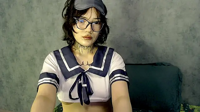 Snapshot of LizzieLight chatting on 12.14.24 LizzieLight online show from 12.14.24