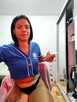 Snapshot of Bella_Anjoss chatting on 12.29.24 Bella Anjoss online show from 12.29.24