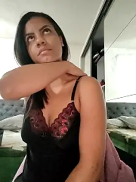 Snapshot of Bella_Anjoss chatting on 01.07.25 Bella Anjoss online show from 01.07.25