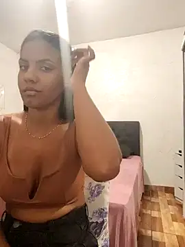 Snapshot of Bella_Anjoss chatting on 01.21.25 Bella Anjoss online show from 01.21.25