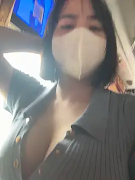 Snapshot of May-Squirt chatting on 06.17.26 May-Squirt online show from 06.17.26