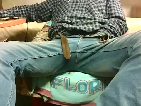 Snapshot of Giulio35_Pika chatting on 03.10.26 Giulio35 Pika online show from 03.10.26