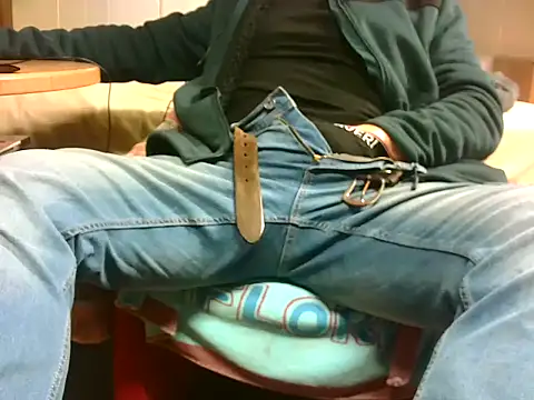 Snapshot of Giulio35_Pika chatting on 03.21.26 Giulio35 Pika online show from 03.21.26