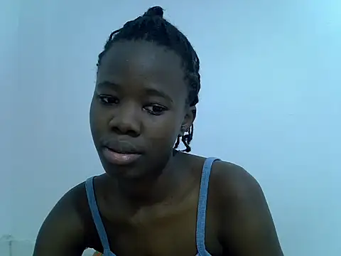 Snapshot of hey_its_andreana chatting on 06.27.26 hey its andreana online show from 06.27.26