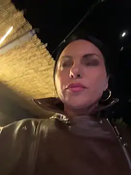 KimKelly13 online show from 04.25.26