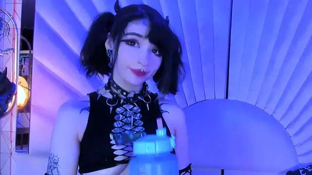 Snapshot of zephirahabney chatting on 02.11.25 zephirahabney online show from 02.11.25