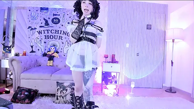 Snapshot of zephirahabney chatting on 10.12.25 zephirahabney online show from 10.12.25