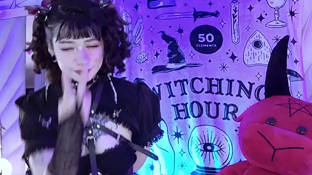 Snapshot of zephirahabney chatting on 11.01.25 zephirahabney online show from 11.01.25