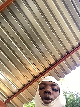 Snapshot of unknownpstar chatting on 10.23.25 unknownpstar online show from 10.23.25