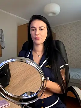 Julietta a online show from 10.21.25