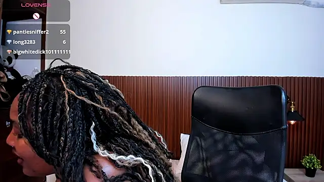 Snapshot of chanel_brunette chatting on 02.23.25 chanel brunette online show from 02.23.25