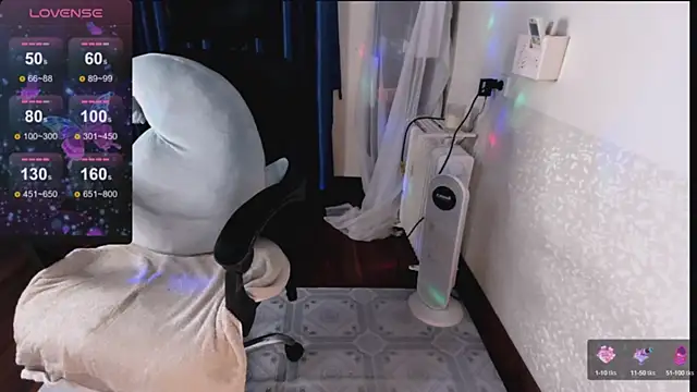 Snapshot of Lee_Mi chatting on 02.17.25 Lee Mi online show from 02.17.25