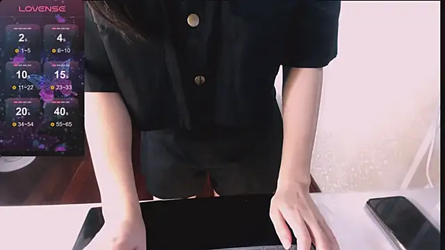 Snapshot of Lee_Mi chatting on 03.05.25 Lee Mi online show from 03.05.25