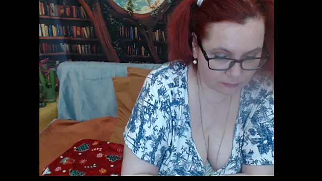 Snapshot of PlayfullMature chatting on 06.23.26 PlayfullMature online show from 06.23.26