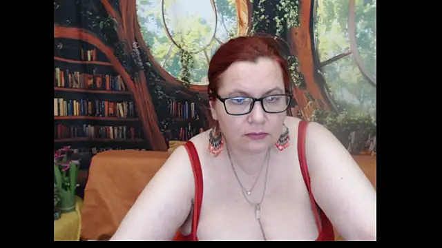 Snapshot of PlayfullMature chatting on 06.25.26 PlayfullMature online show from 06.25.26