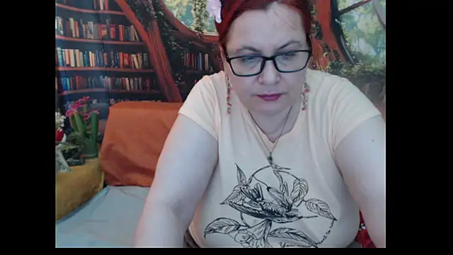 Snapshot of PlayfullMature chatting on 06.27.26 PlayfullMature online show from 06.27.26