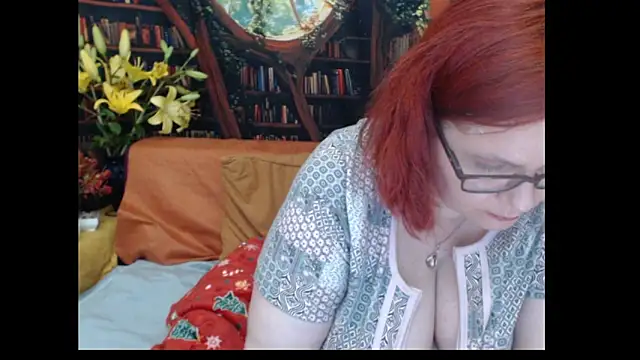 Snapshot of PlayfullMature chatting on 06.30.26 PlayfullMature online show from 06.30.26