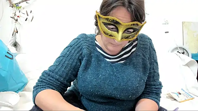 Snapshot of IsraeliMilf chatting on 12.31.24 IsraeliMilf online show from 12.31.24