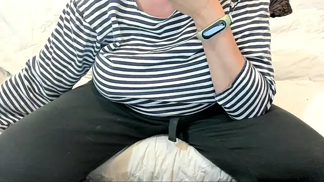 Snapshot of IsraeliMilf chatting on 03.08.25 IsraeliMilf online show from 03.08.25